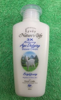 Sữa tắm Lyvey Nature's Gift 3X của Malaysia